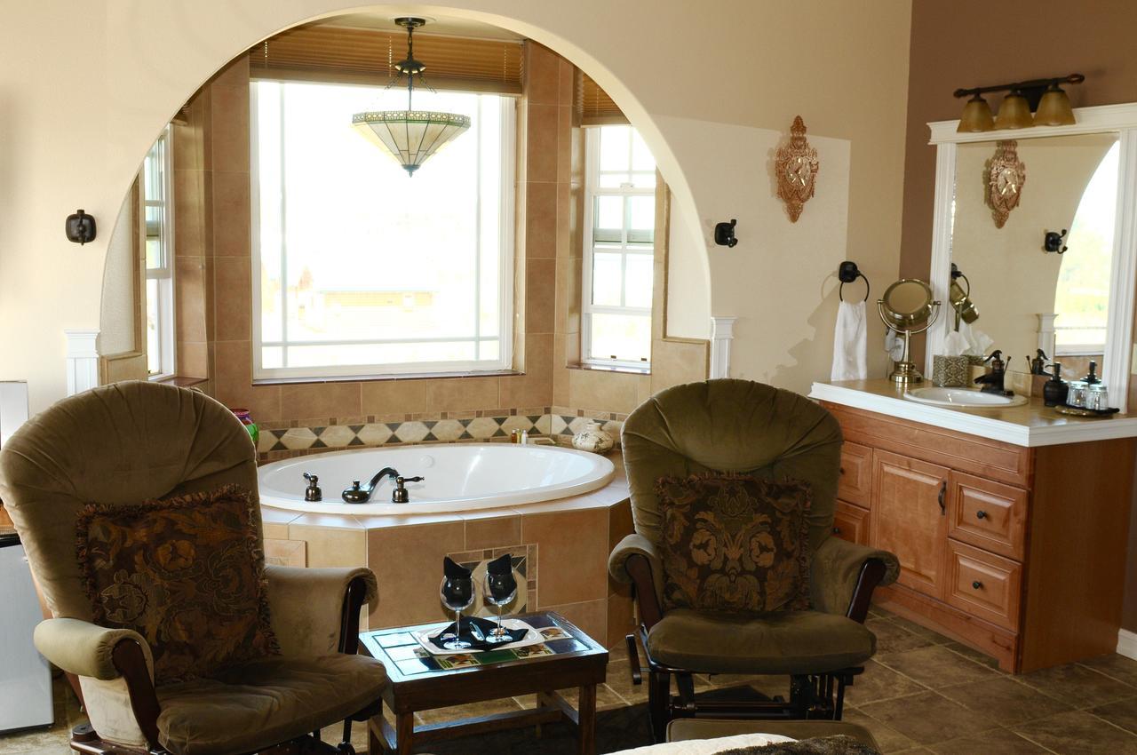 Collins Inn & Seaside Cottages (Adults Only) Ocean Shores Bagian luar foto