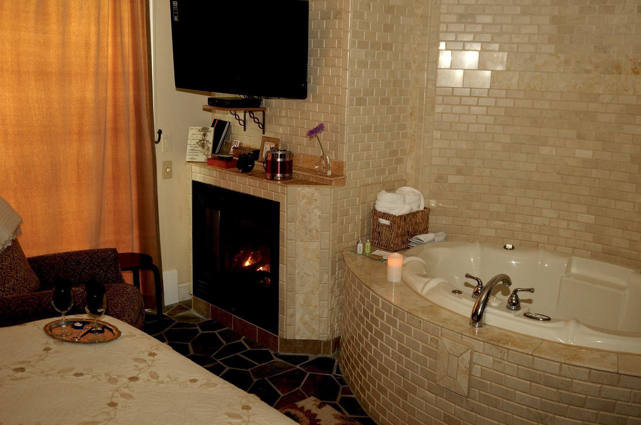Collins Inn & Seaside Cottages (Adults Only) Ocean Shores Bagian luar foto