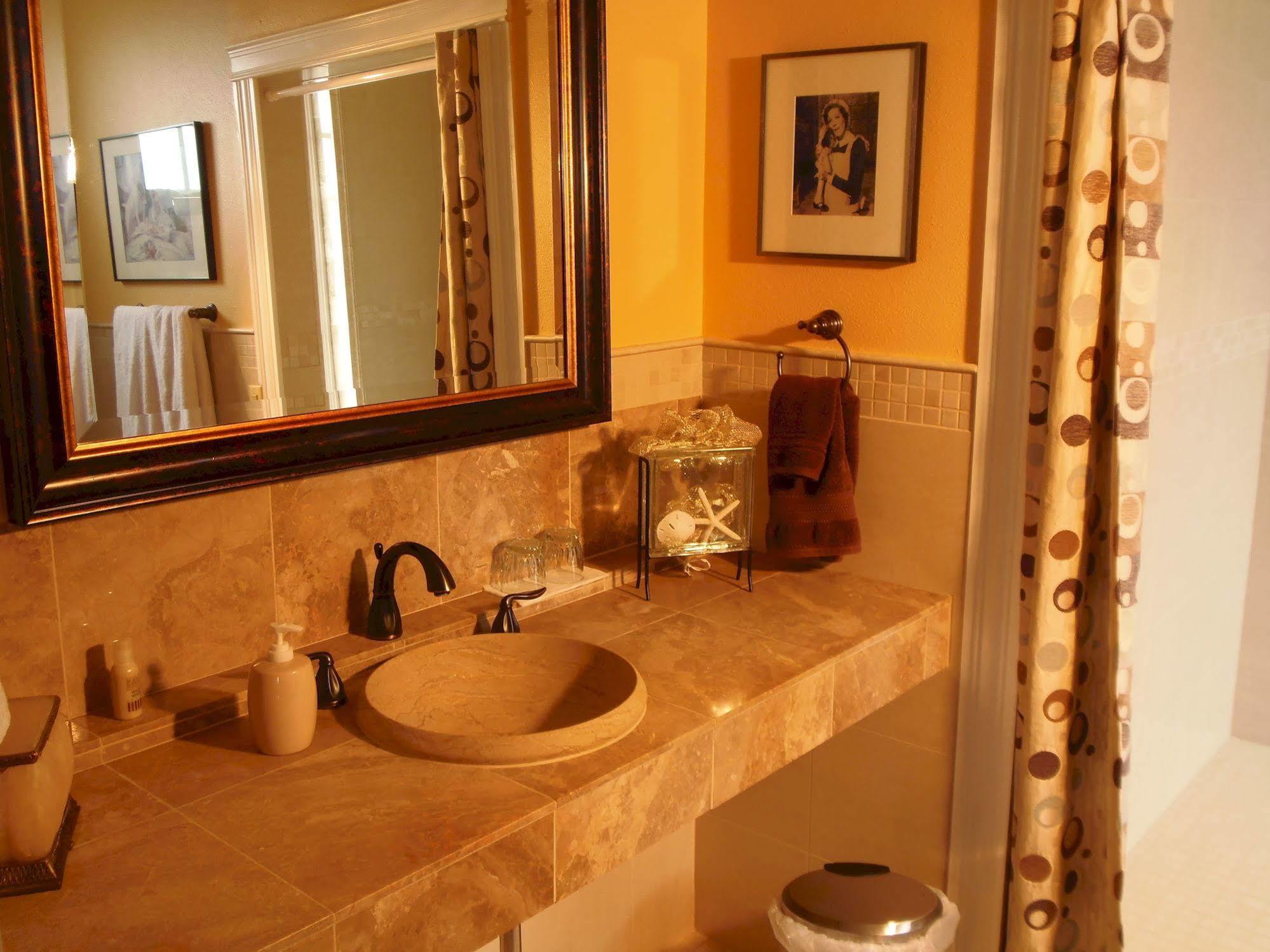 Collins Inn & Seaside Cottages (Adults Only) Ocean Shores Bagian luar foto
